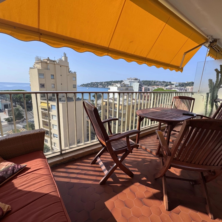 Location meublé – Grand appartement 4 pièces avec vue mer à Solenzara
