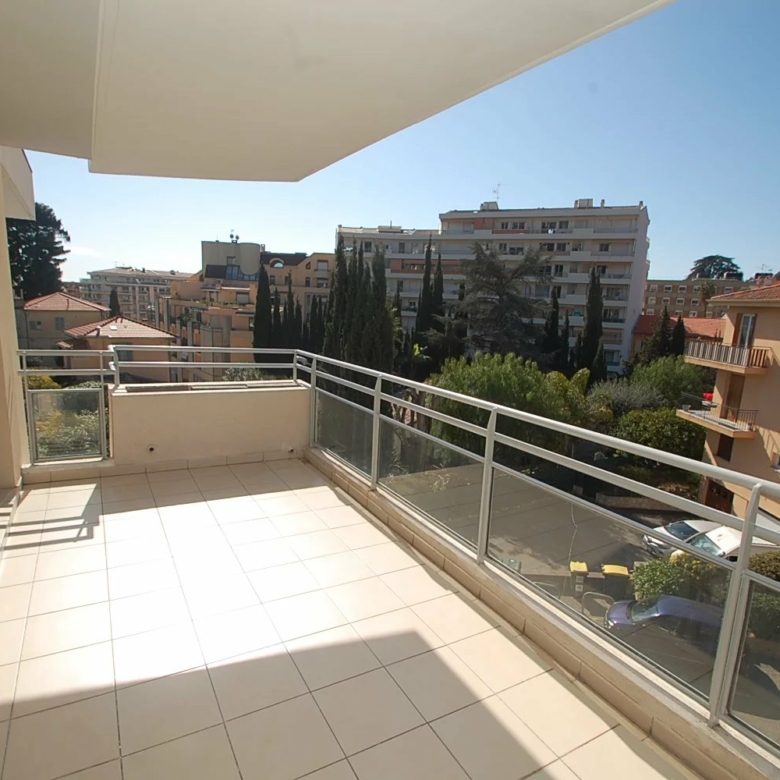 MENTON OUEST PROCHE ROQUEBRUNE CARNOLES