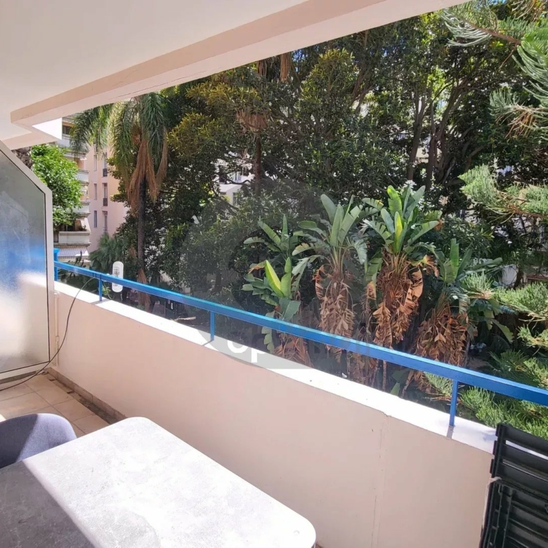 Menton Casino – appartement avec terrasse – vue jardin
