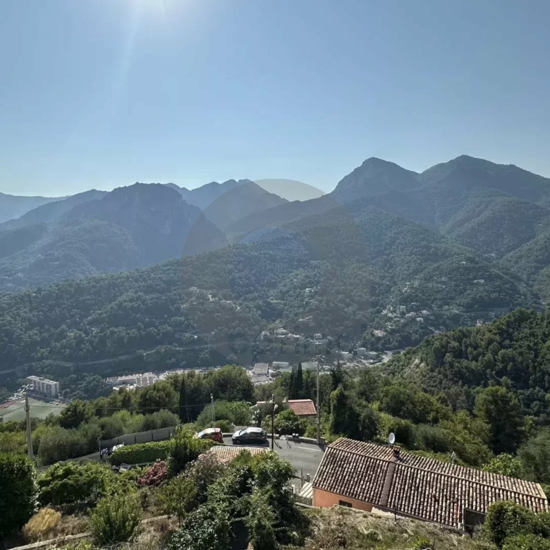 VILLAGE DE CASTELLAR : PARTIE DE MAISON DE VILLAGE – VUE PANORAMIQUE