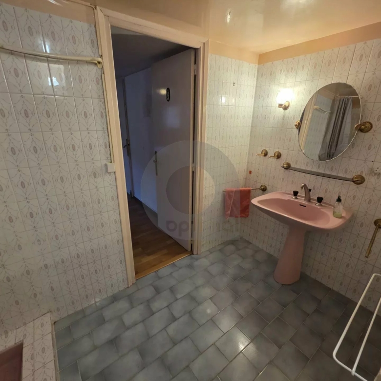GRAND STUDIO AVEC GRANDE RESERVE GRANDE CAVE PARKING ROQUEBRUNE CAP MARTIN