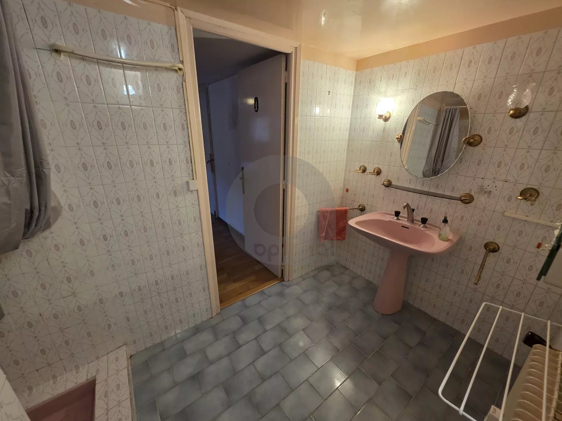 GRAND STUDIO AVEC GRANDE RESERVE GRANDE CAVE PARKING ROQUEBRUNE CAP MARTIN