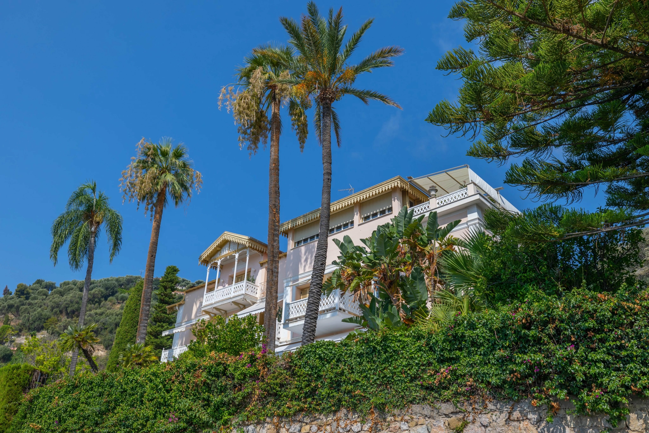 Menton Garavan – Beau 2P avec terrasse et garage