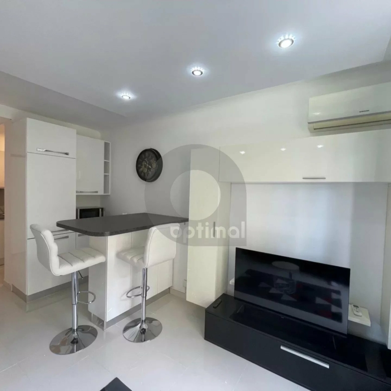 MENTON GARAVAN : A LOUER STUDIO MEUBLE