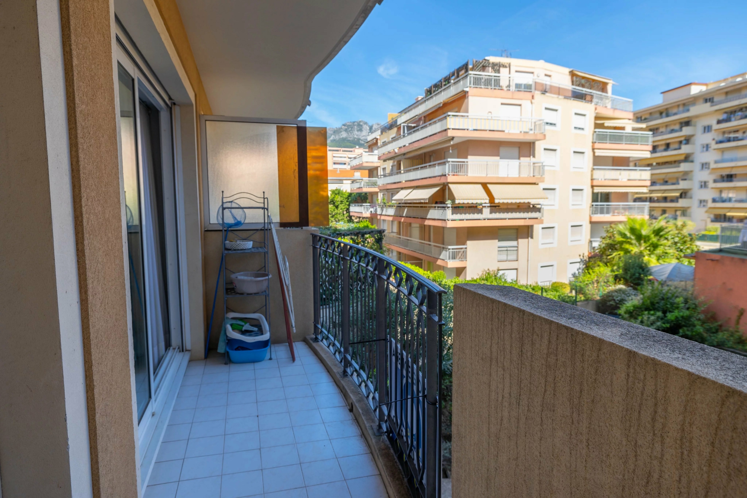 bc0d7db0f5ba4b2f9d0e55b4f80cd379_420c1674de_4096-original-176161-0.jpg Bel appartement 2 pièces à Menton Centenaire