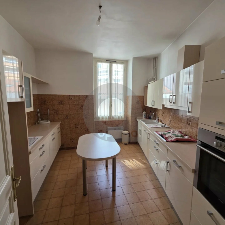 GRAND APPARTEMENT TROIS PIECES MENTON GARE ROUTIERE