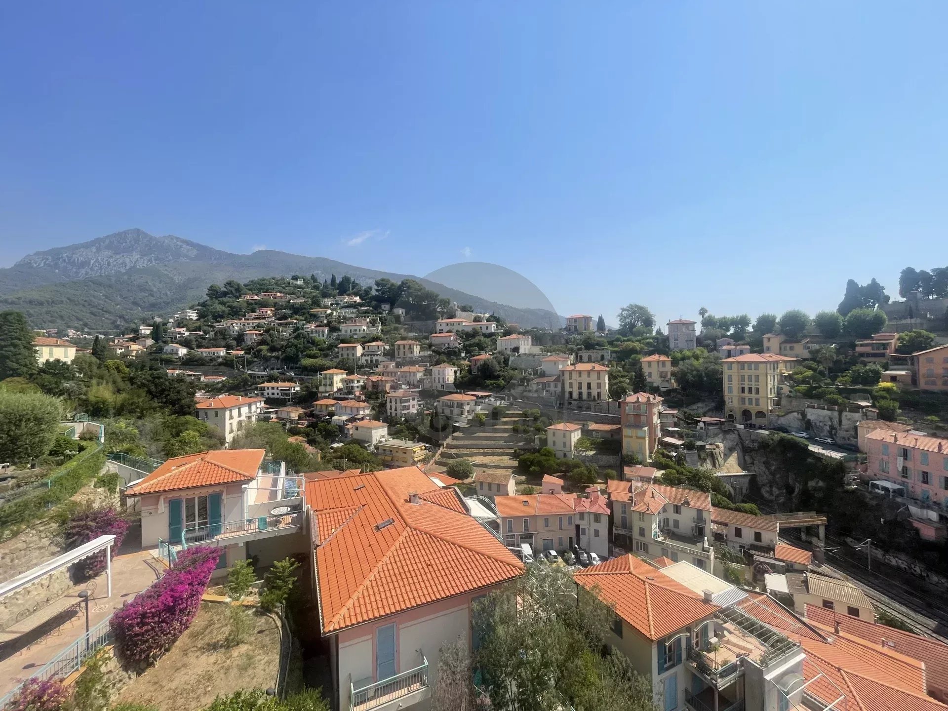 GRAND 2 PIECES QUARTIER TERRES CHAUDES