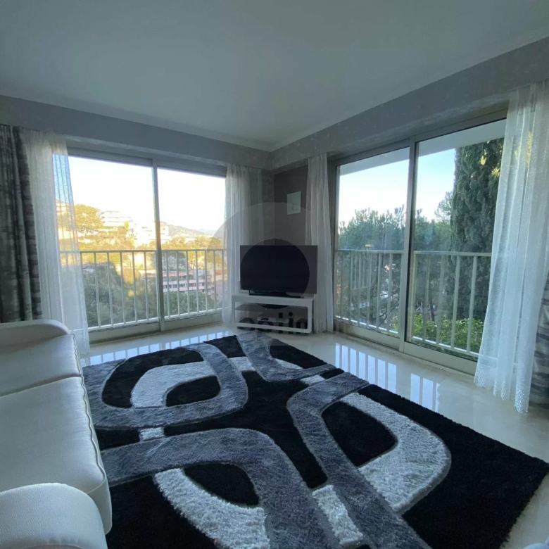 Roquebrune 2 PIÈCES 60M2 CAP MARTIN VUE MER PARKING