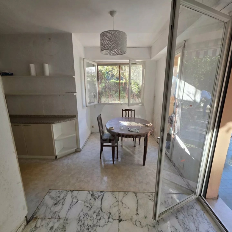 GRAND STUDIO AVEC GRANDE RESERVE GRANDE CAVE PARKING ROQUEBRUNE CAP MARTIN