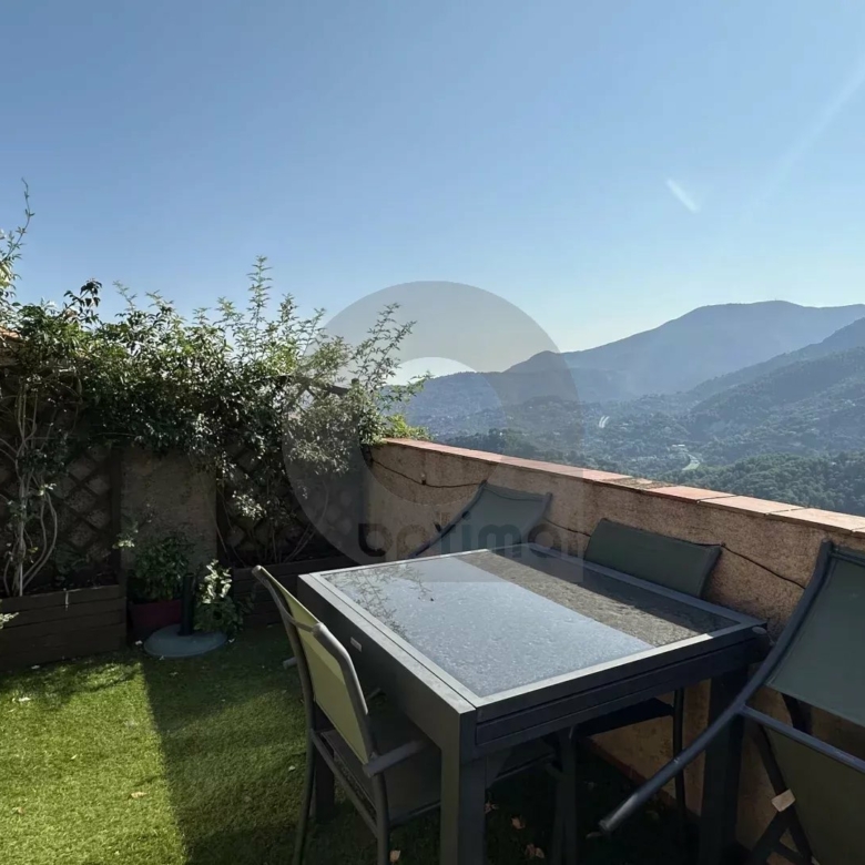 VILLAGE DE CASTELLAR : PARTIE DE MAISON DE VILLAGE – VUE PANORAMIQUE