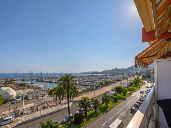 MENTON GARAVAN – MAGNIFIQUE DEUX PIECES FRONT DE MER