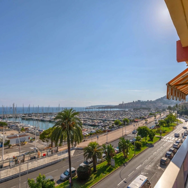 MENTON GARAVAN – MAGNIFIQUE DEUX PIECES FRONT DE MER