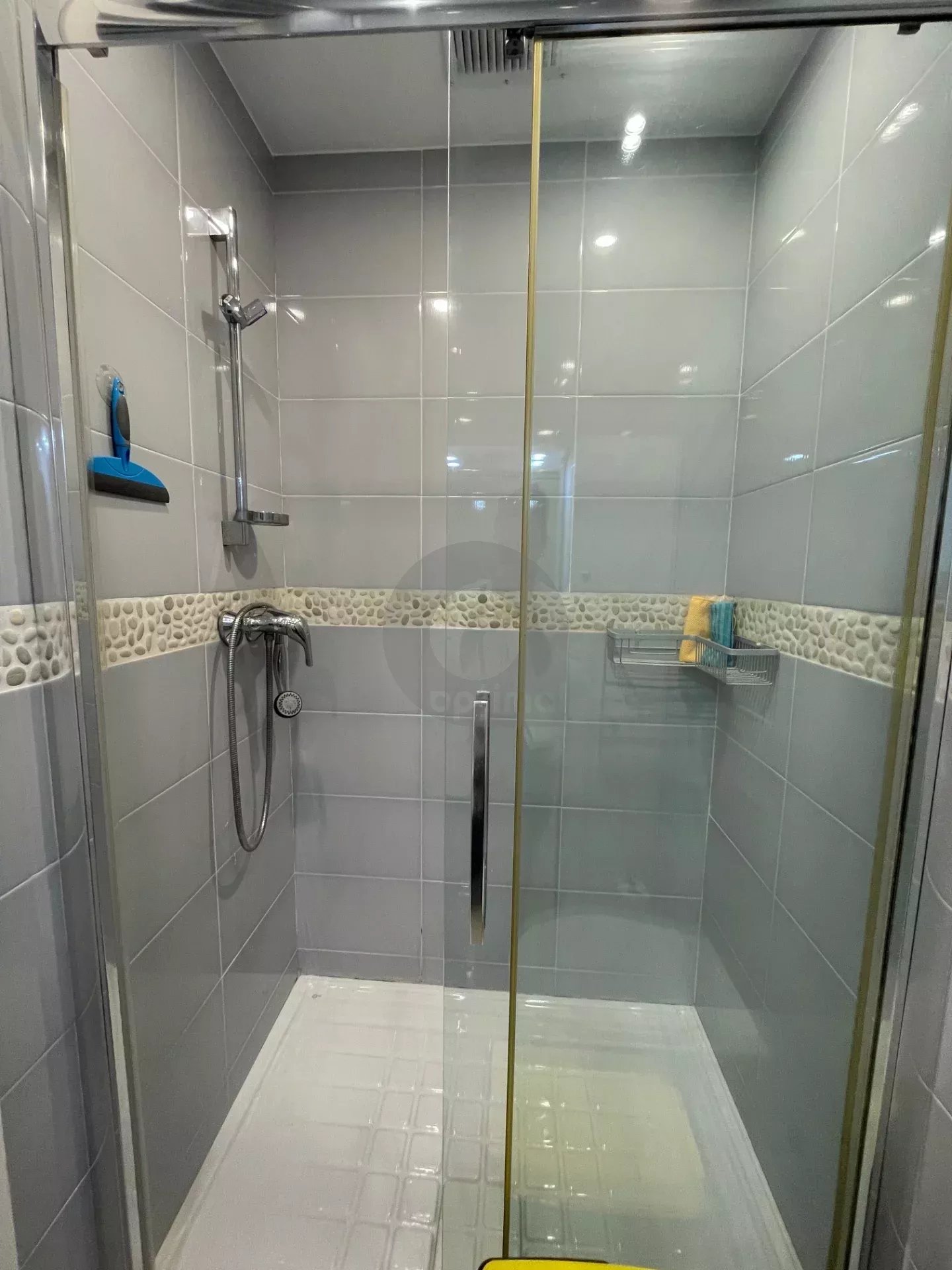 MENTON GARAVAN : A LOUER STUDIO MEUBLE