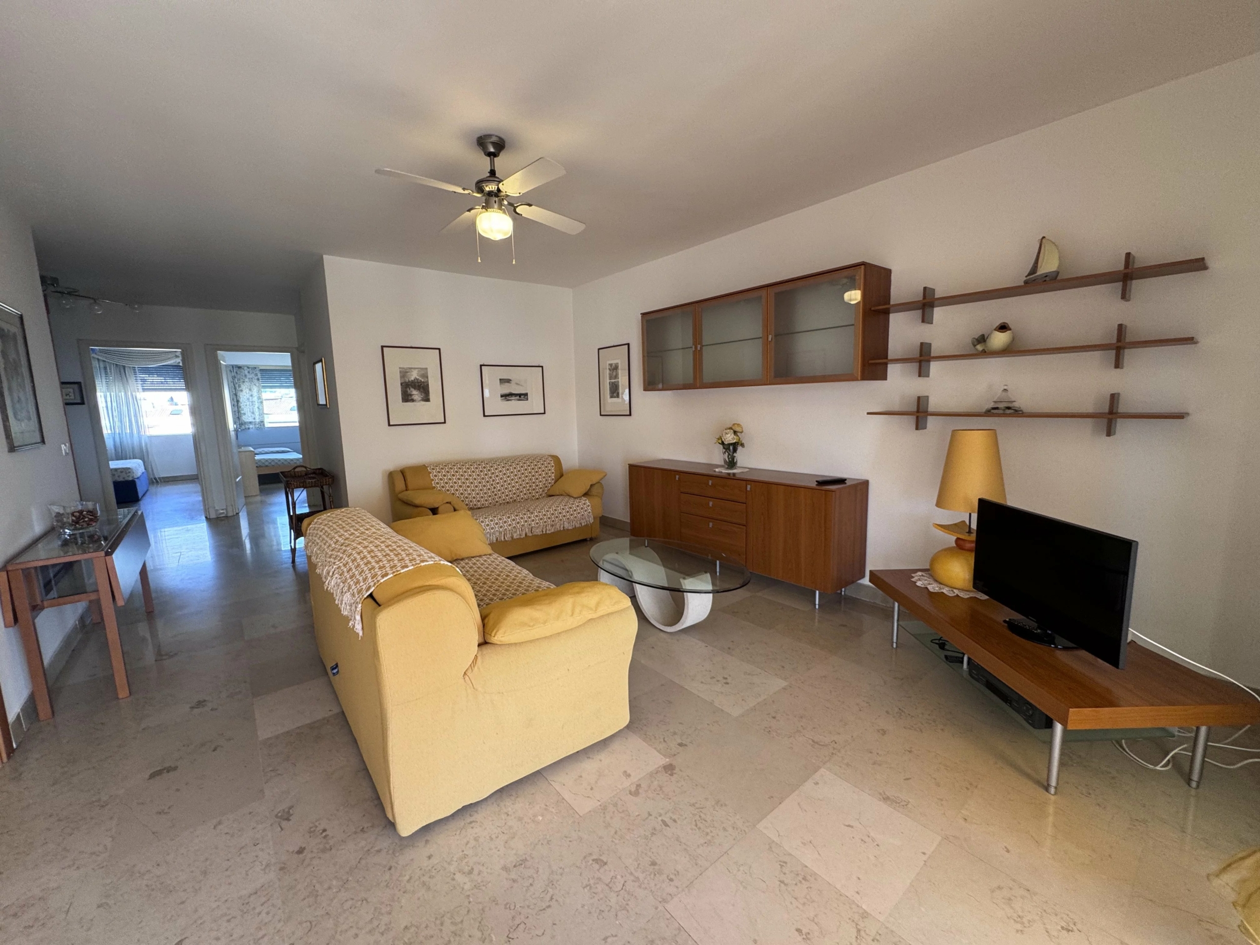 Location meublé – Grand appartement 4 pièces avec vue mer à Solenzara