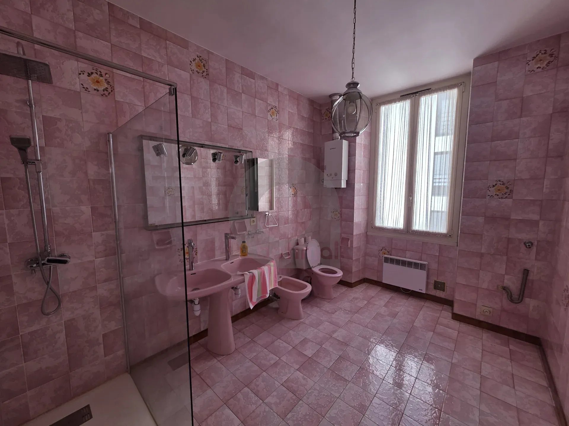 GRAND APPARTEMENT TROIS PIECES MENTON GARE ROUTIERE