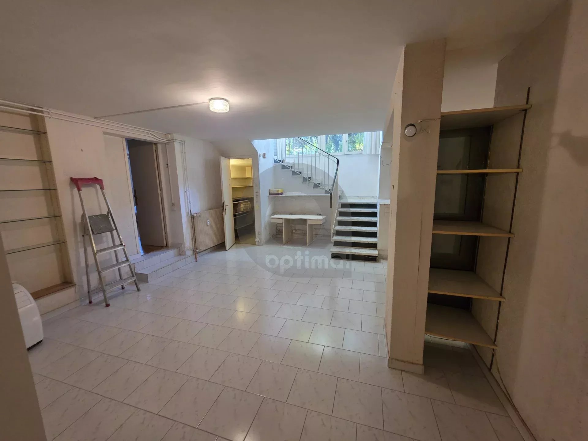 GRAND STUDIO AVEC GRANDE RESERVE GRANDE CAVE PARKING ROQUEBRUNE CAP MARTIN