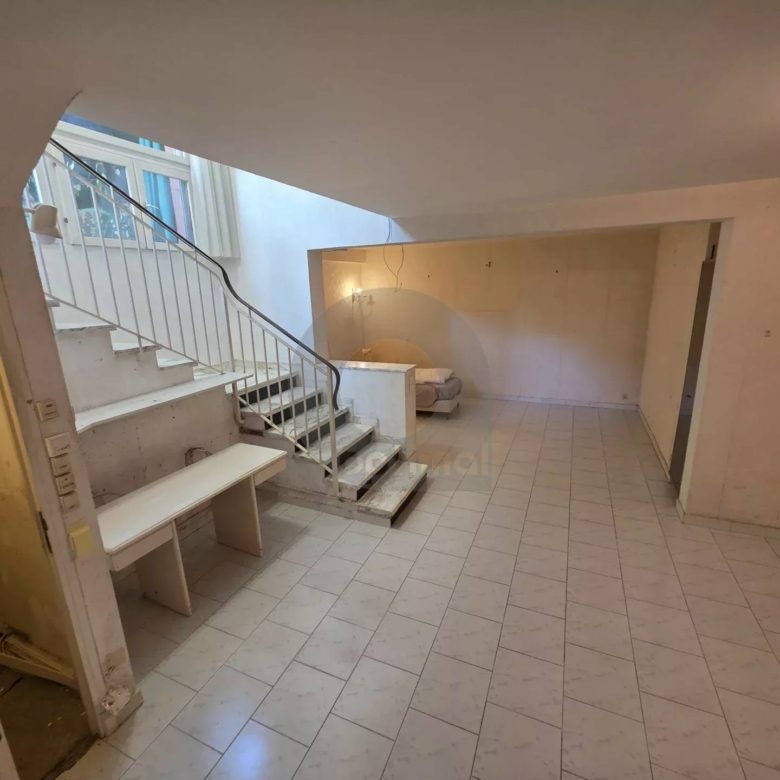 GRAND STUDIO AVEC GRANDE RESERVE GRANDE CAVE PARKING ROQUEBRUNE CAP MARTIN