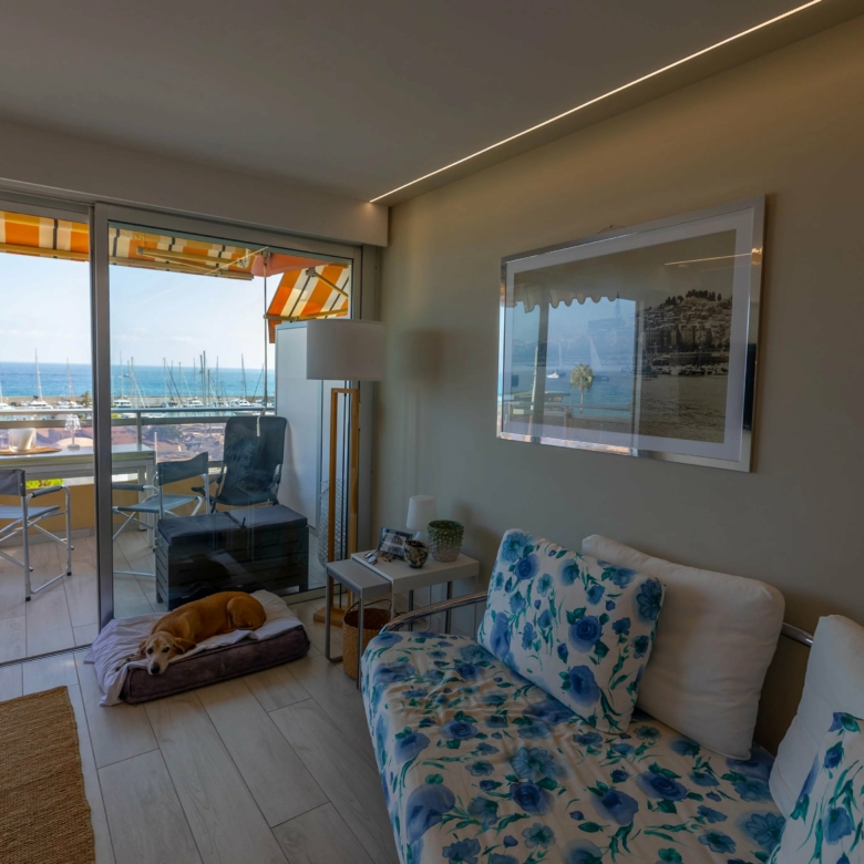 MENTON GARAVAN – MAGNIFIQUE DEUX PIECES FRONT DE MER