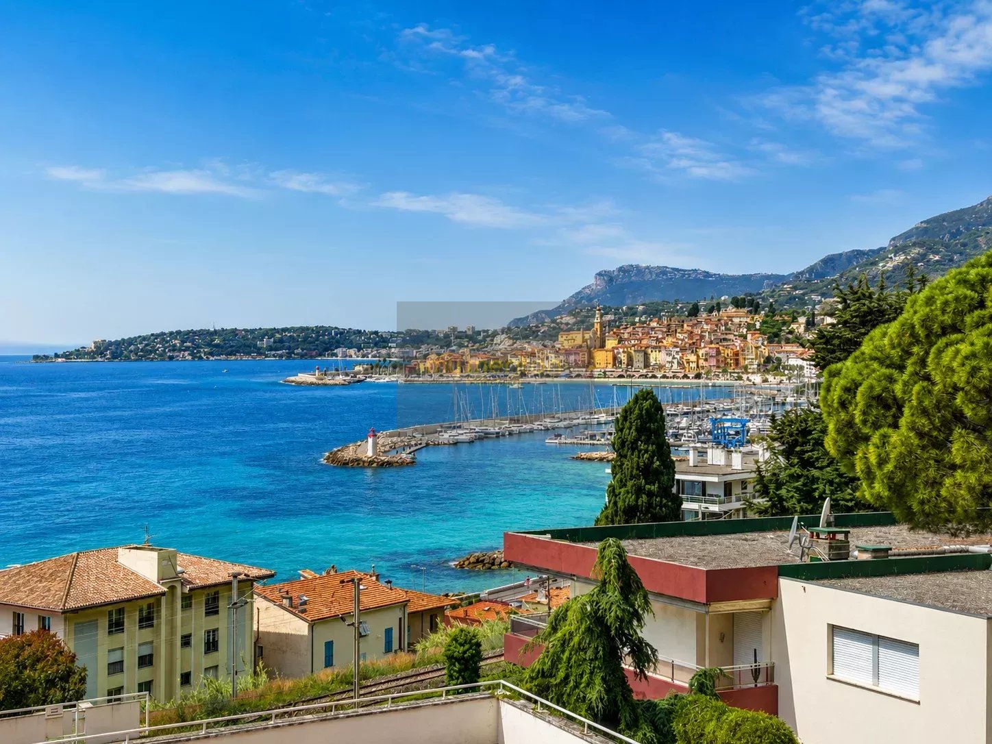 e45c68225e08380892a546e7be5b123a_2c09a4252f_1448-original-175651-0.jpg Menton Garavan – Luxueux 3 pièces avec vastes terrasses, vue mer panoramique