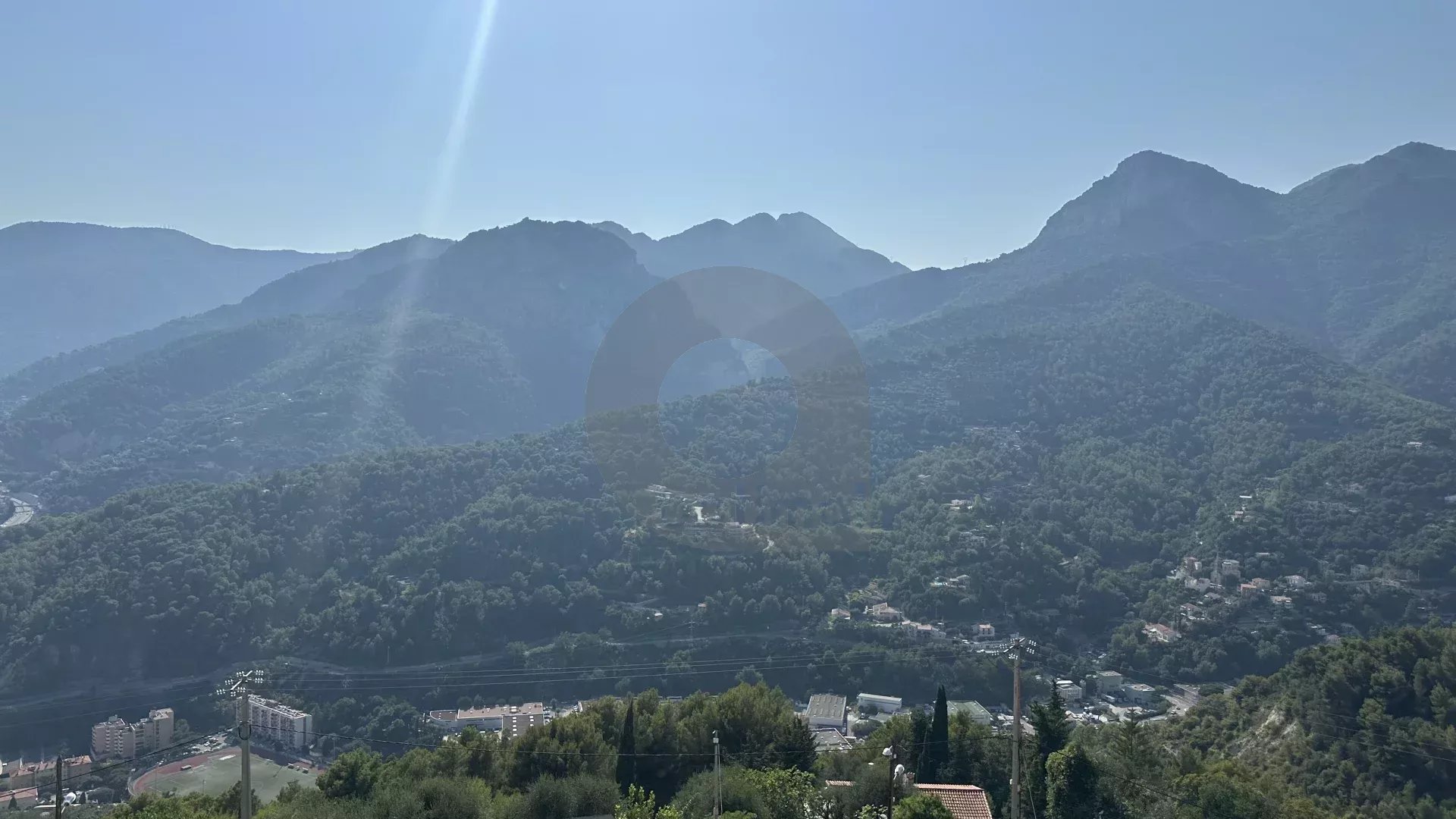 VILLAGE DE CASTELLAR : PARTIE DE MAISON DE VILLAGE – VUE PANORAMIQUE
