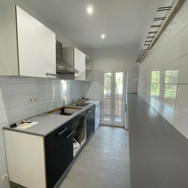 A LOUER APPT SECTEUR CABROLLES – SAINTE AGNES
