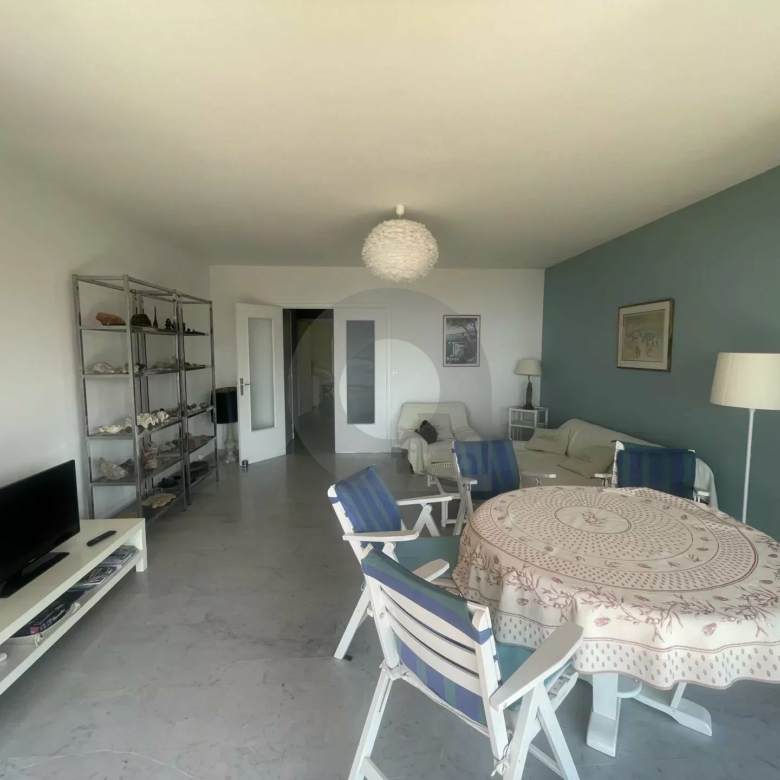 GRAND 2 PIECES QUARTIER TERRES CHAUDES