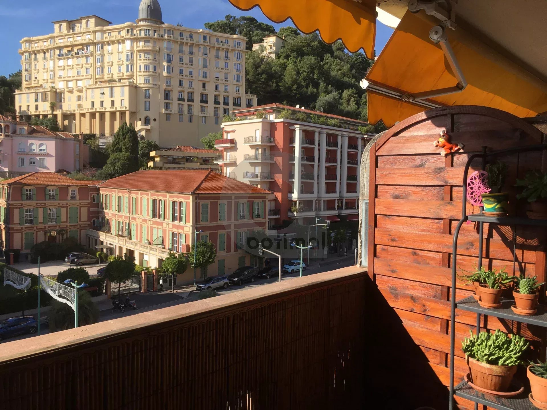 MENTON 3 PIÈCES TERRASSE VUE DÉGAGÉE PROCHE CENTRE