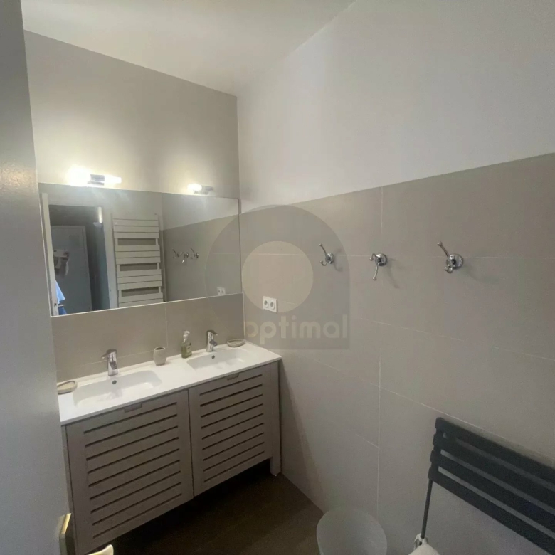 GRAND 2 PIECES QUARTIER TERRES CHAUDES