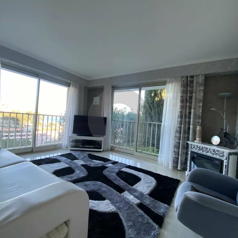 Roquebrune 2 PIÈCES 60M2 CAP MARTIN VUE MER PARKING