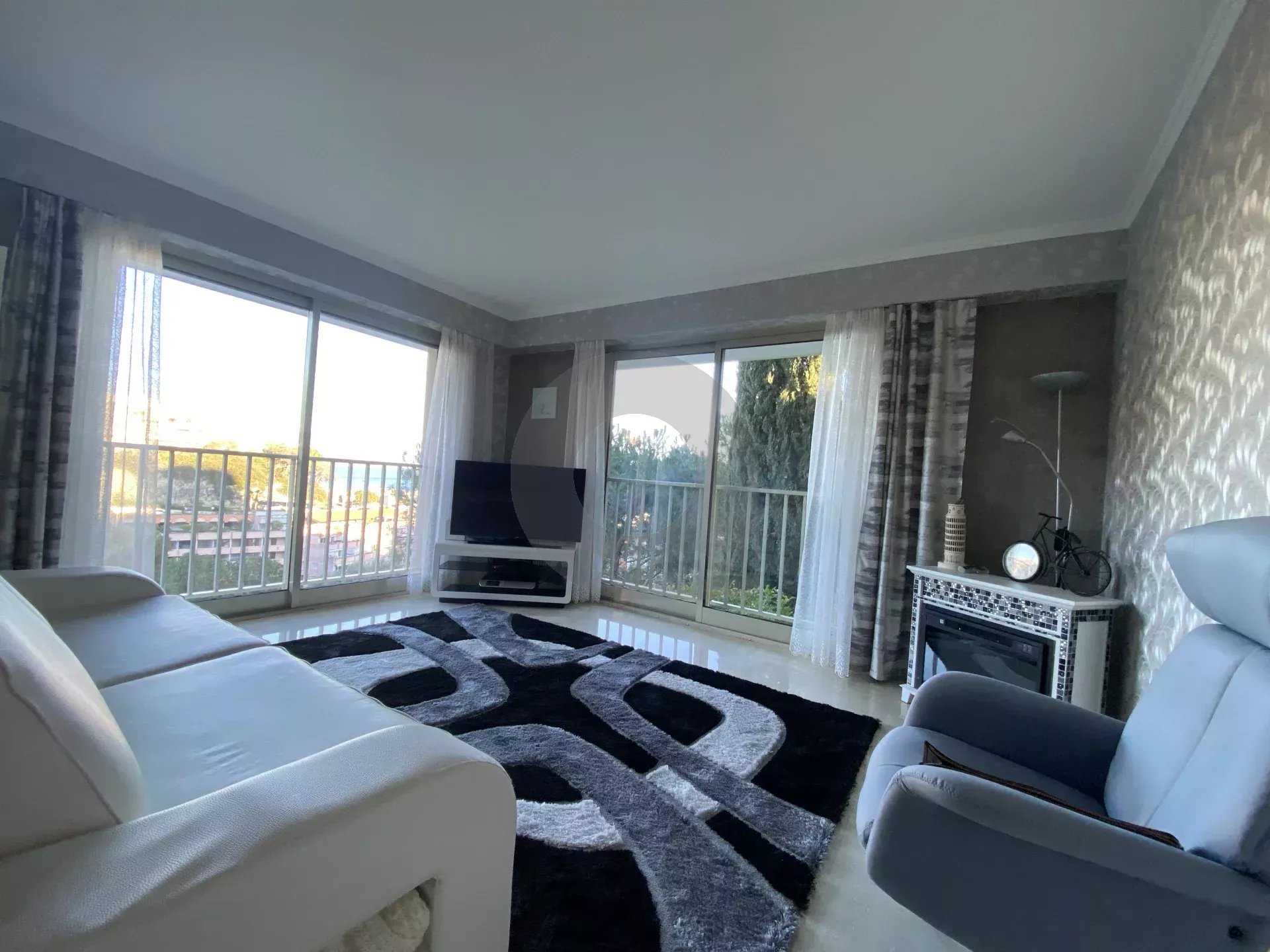 Roquebrune 2 PIÈCES 60M2 CAP MARTIN VUE MER PARKING