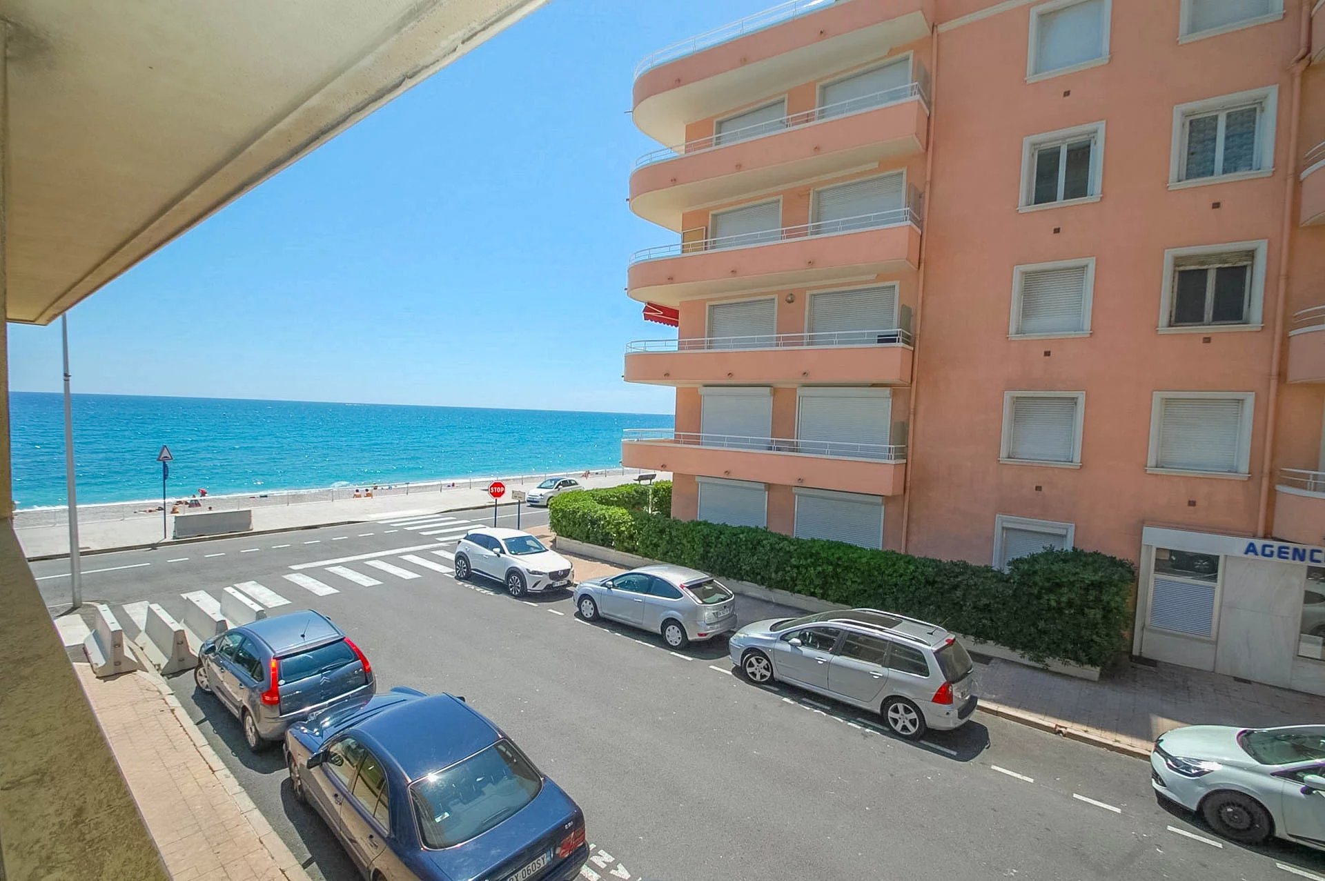 fde7f2fd6d97bc371a8bc50356cda1ee_431fe930f1_1920-original-175168-0.jpg Studio avec vue mer – Idéal investissement