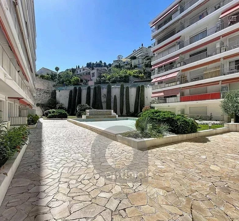 Menton Garavan – Résidence de grand standing – 2 pièces avec balcon – Vue latérale mer