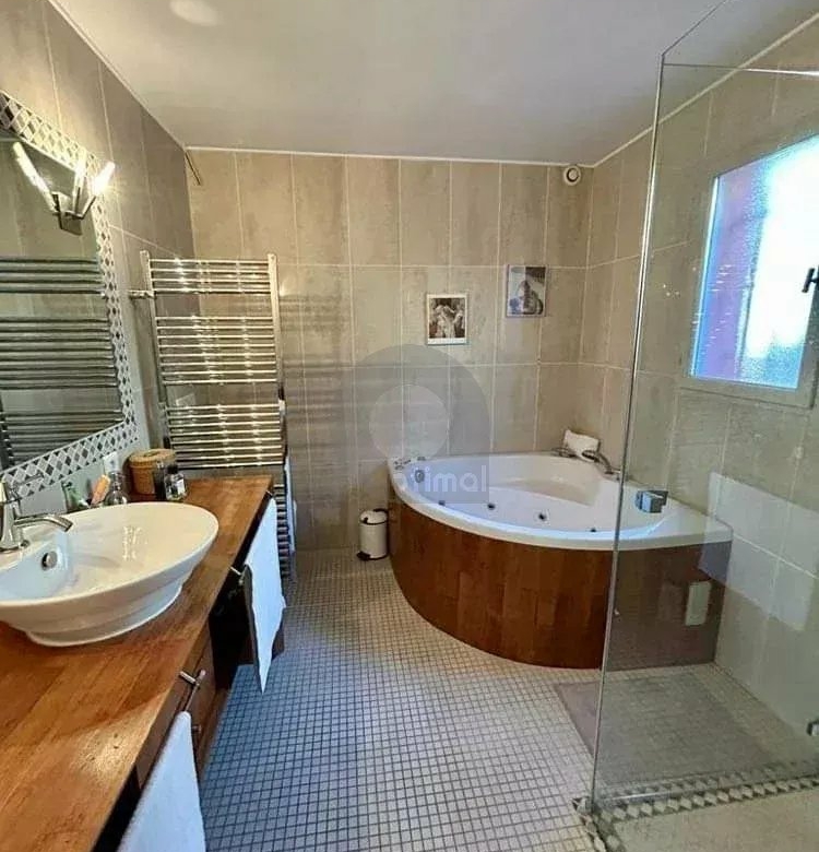 A VENDRE – LA TURBIE – MAISON DE CARACTERE 5P 170M2 – PISCINE POOLHOUSE JARDIN