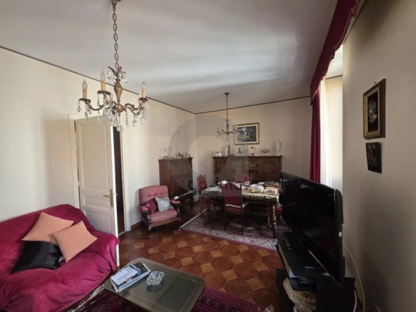 GRAND APPARTEMENT TROIS PIECES MENTON GARE ROUTIERE