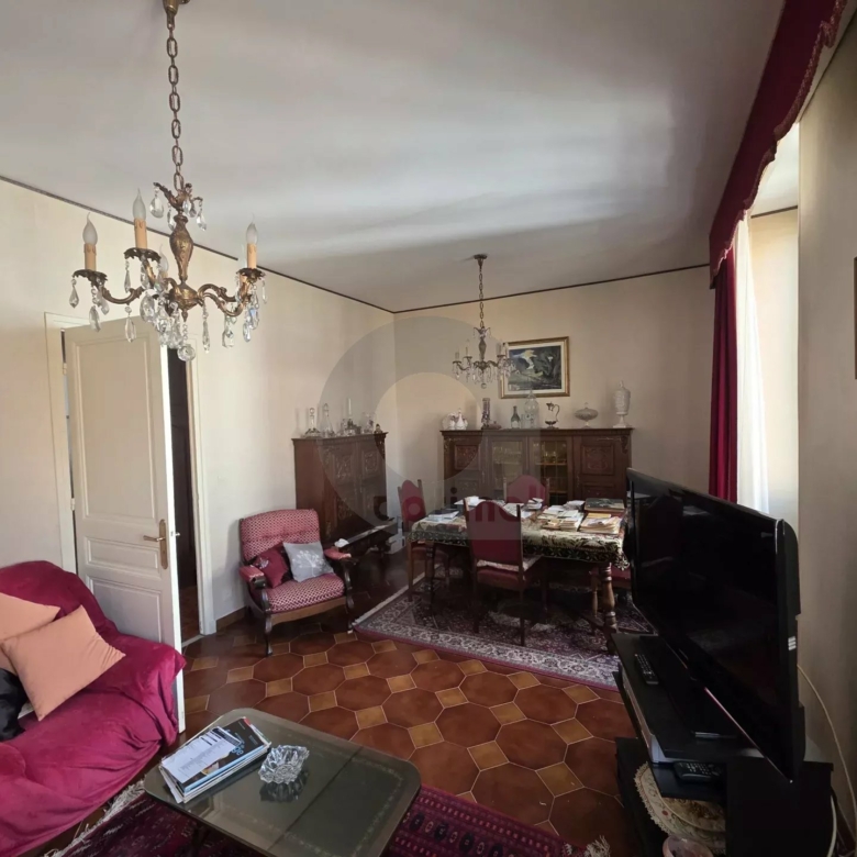 GRAND APPARTEMENT TROIS PIECES MENTON GARE ROUTIERE