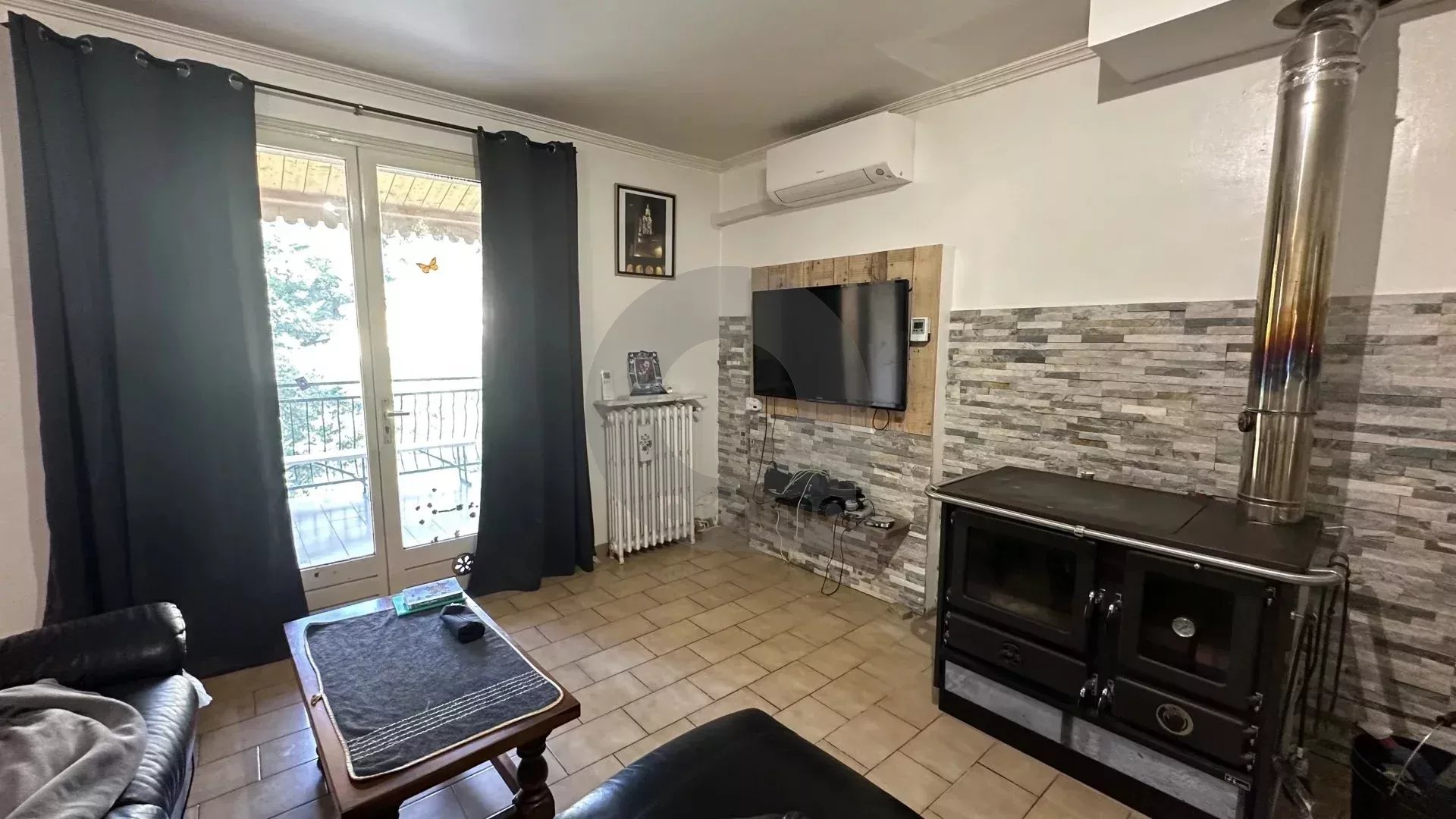Menton – Cabrolles : Rare! Grande propriété avec magnifique terrain  – Vue dégagée – Accès direct