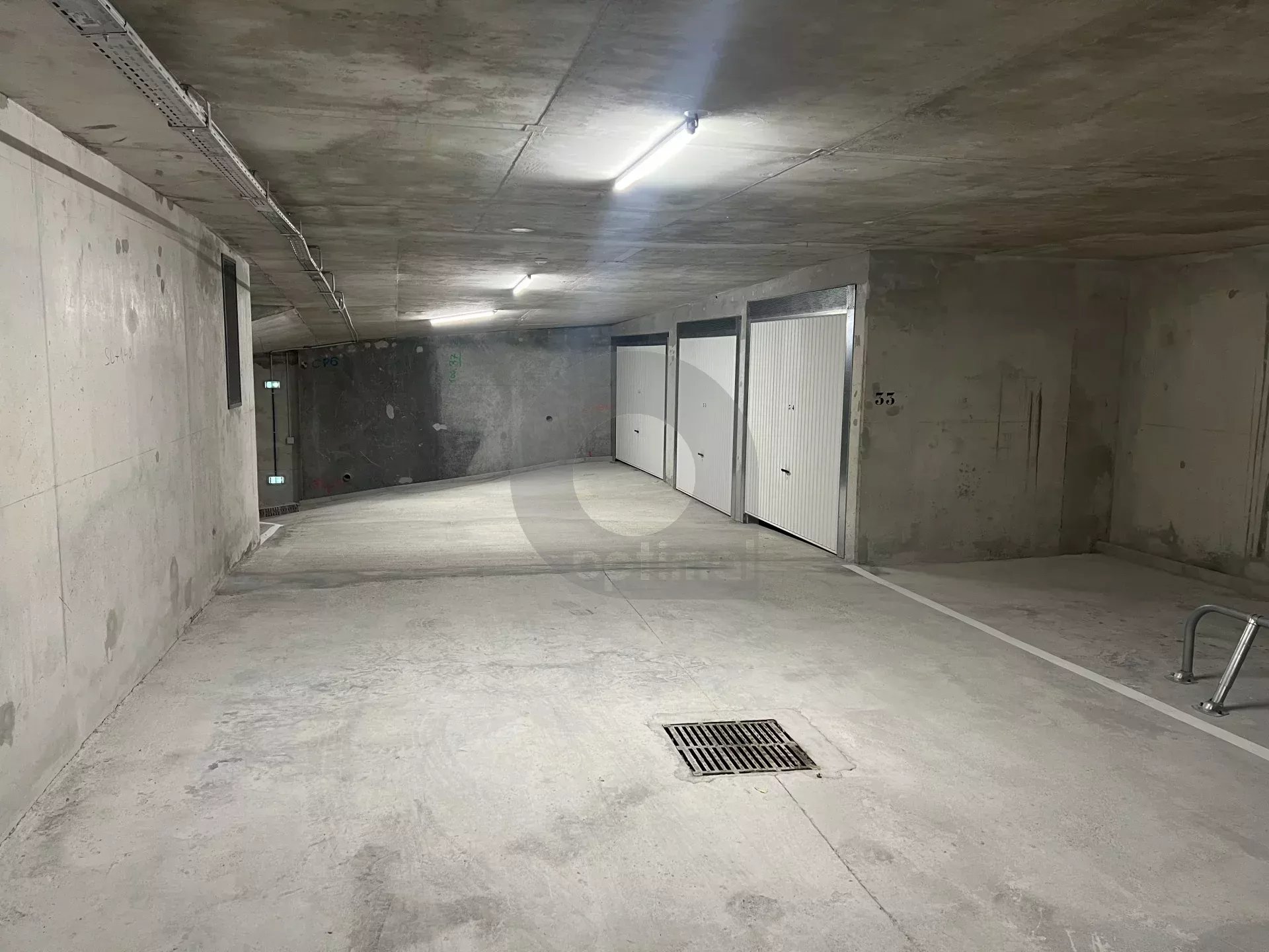 PARKING SOUS-SOL ROQUEBRUNE CENTRE