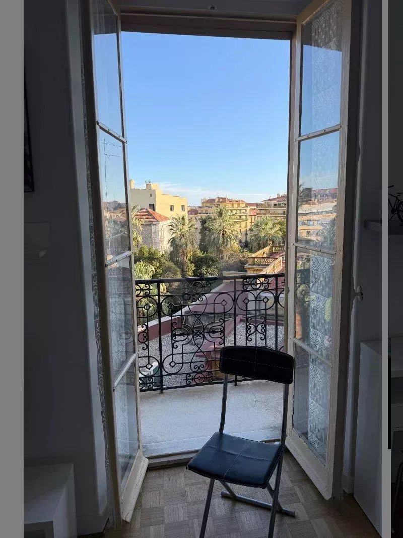 centre menton – LE LOUVRE