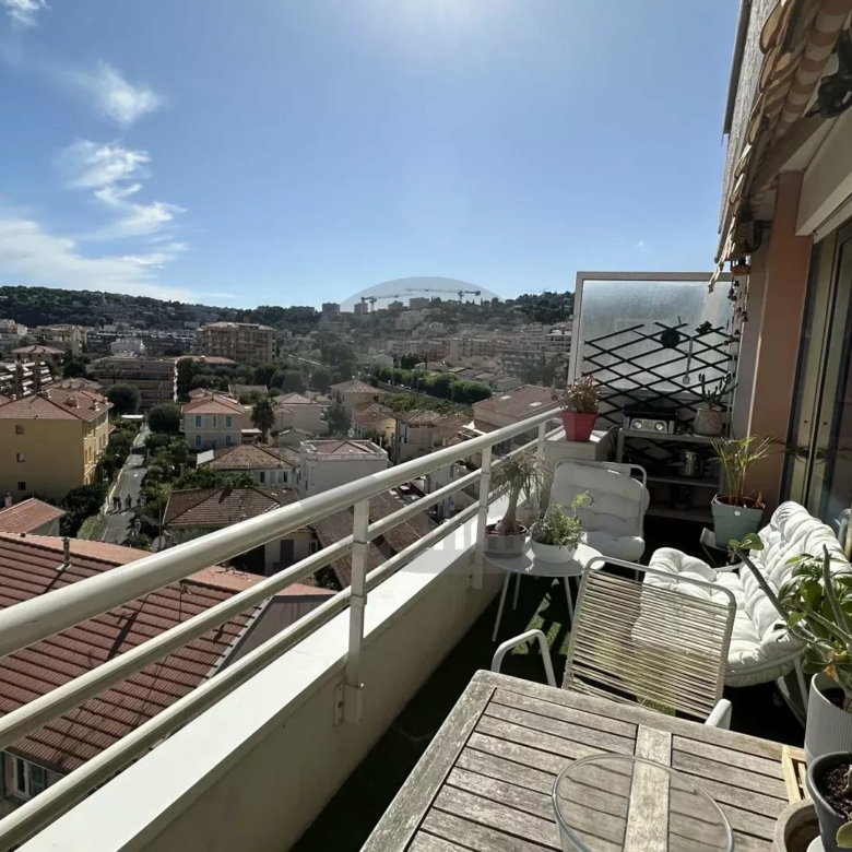 Centre Carnolès: Très bel appartement 4P avec Solarium – Vue panoramique – Garage