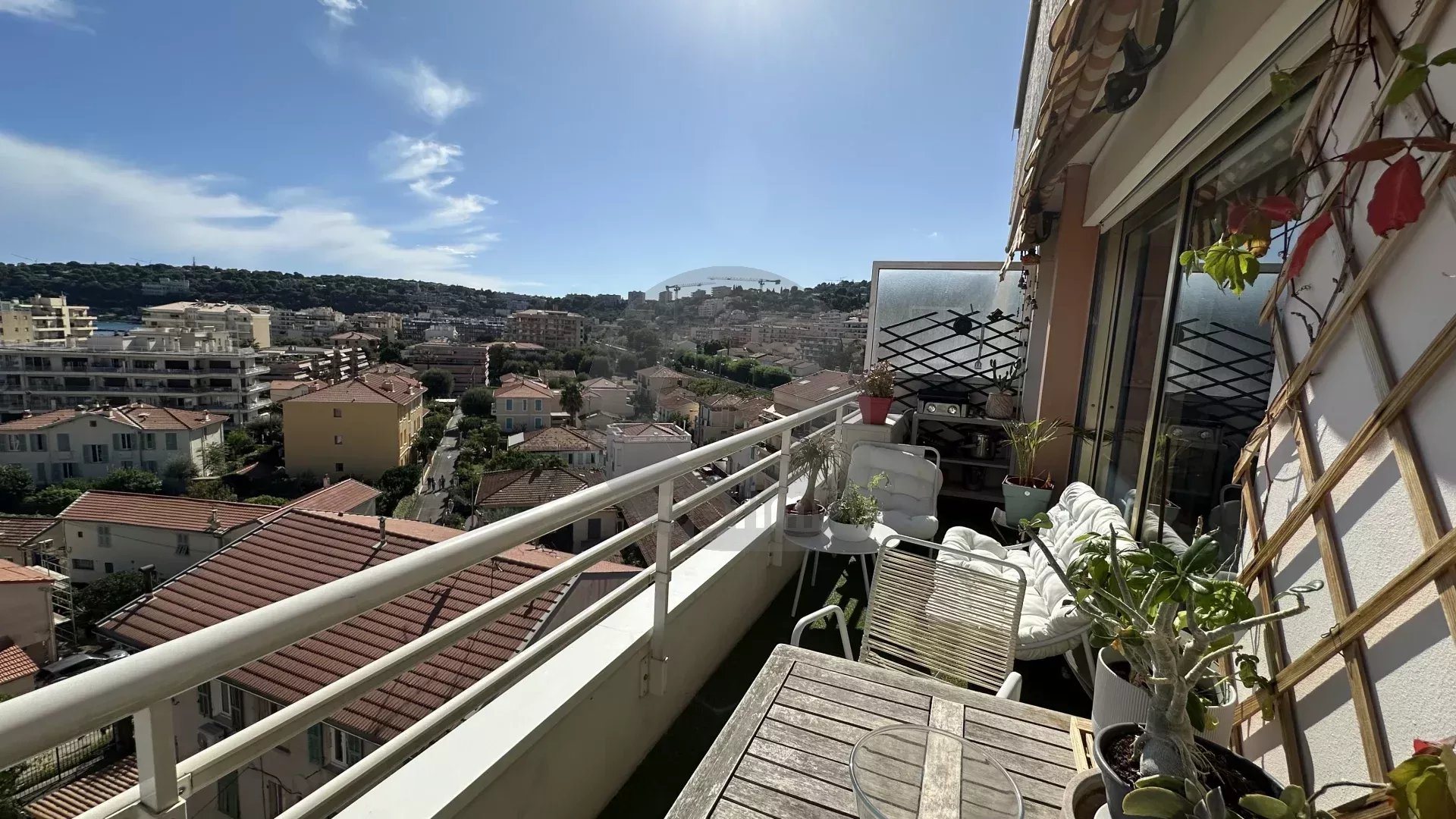 Centre Carnolès: Très bel appartement 4P avec Solarium – Vue panoramique – Garage