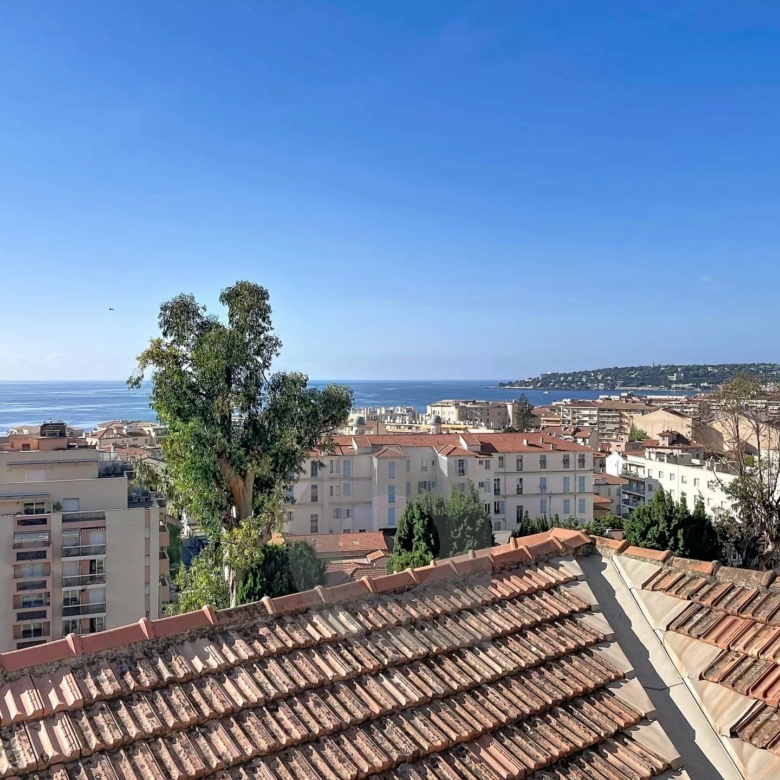Menton Terres Chaudes – Résidence Bourgeoise – 2/3 pièces en triplex – Parking