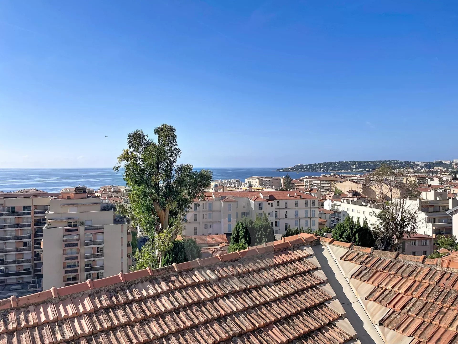 Menton Terres Chaudes – Résidence Bourgeoise – 2/3 pièces en triplex – Parking