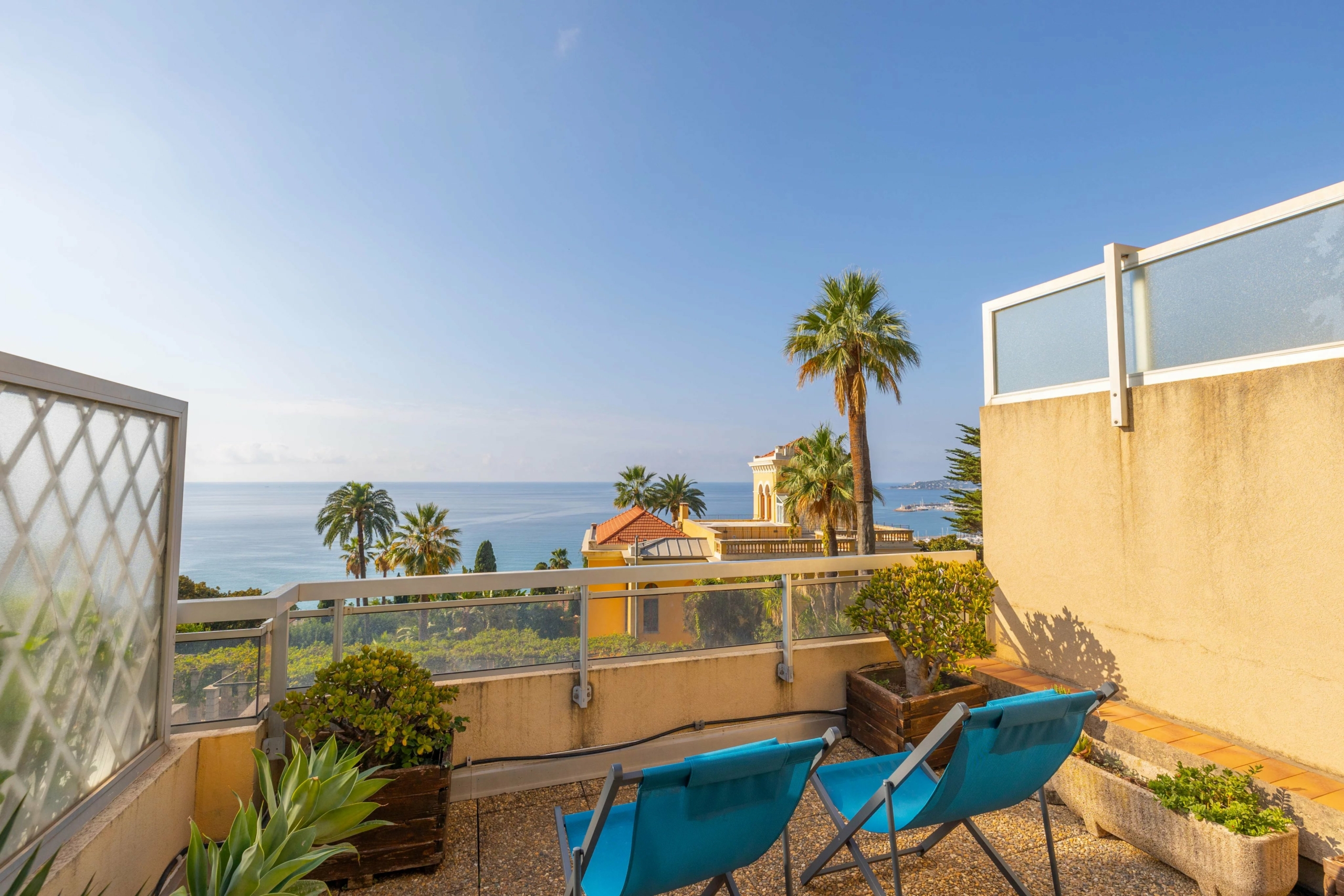 MENTON BOULEVARD DE GARAVAN – GRANDE TERRASSE