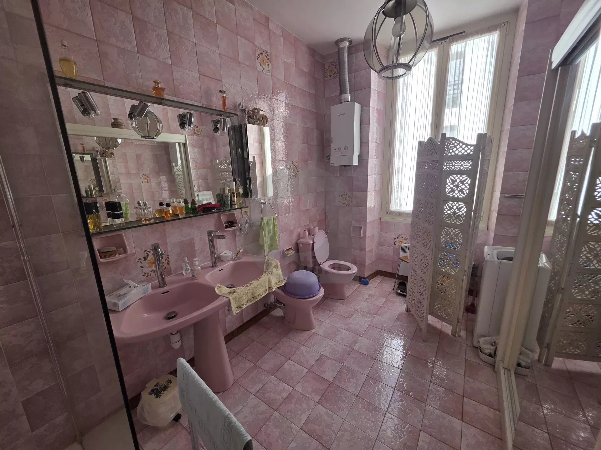 GRAND APPARTEMENT TROIS PIECES MENTON GARE ROUTIERE