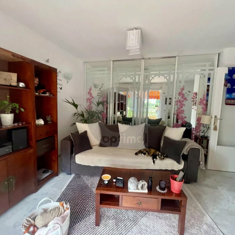 Menton mi-careï Studio 29m² terrasse 23m² cave