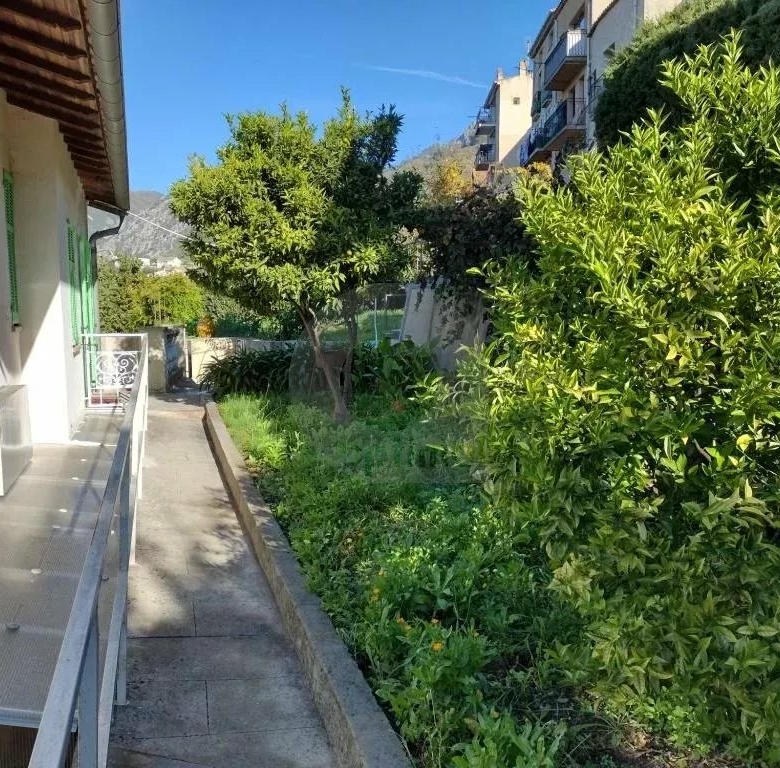 CASTELLAR : A LOUER 3P MEUBLE AVEC JARDIN