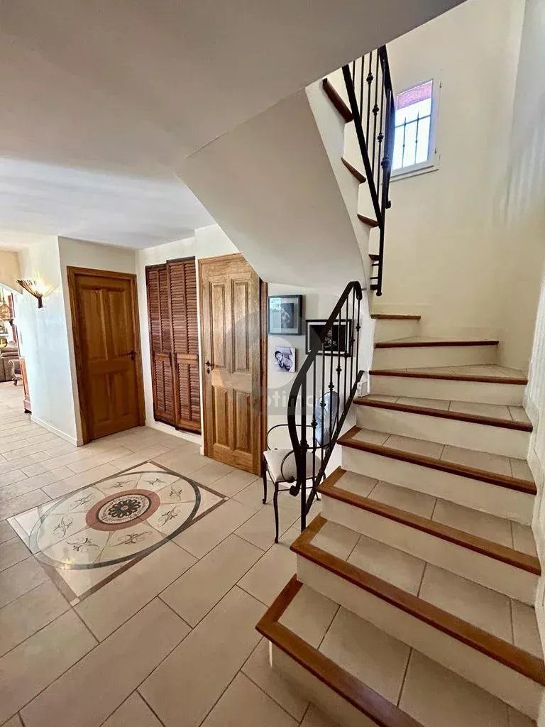 A VENDRE – LA TURBIE – MAISON DE CARACTERE 5P 170M2 – PISCINE POOLHOUSE JARDIN