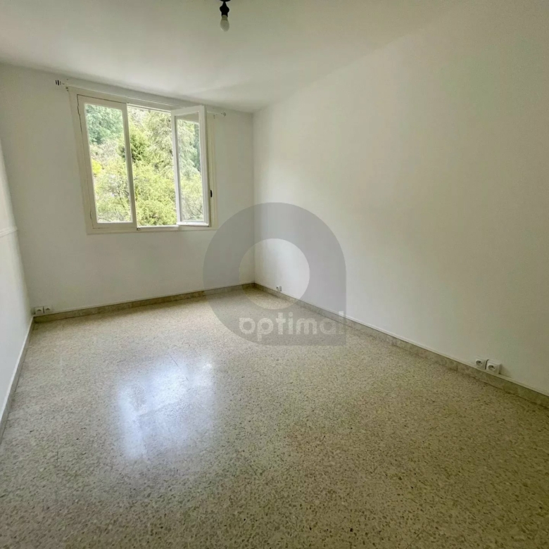 3P 60.43m2 traversant avec cave et parking