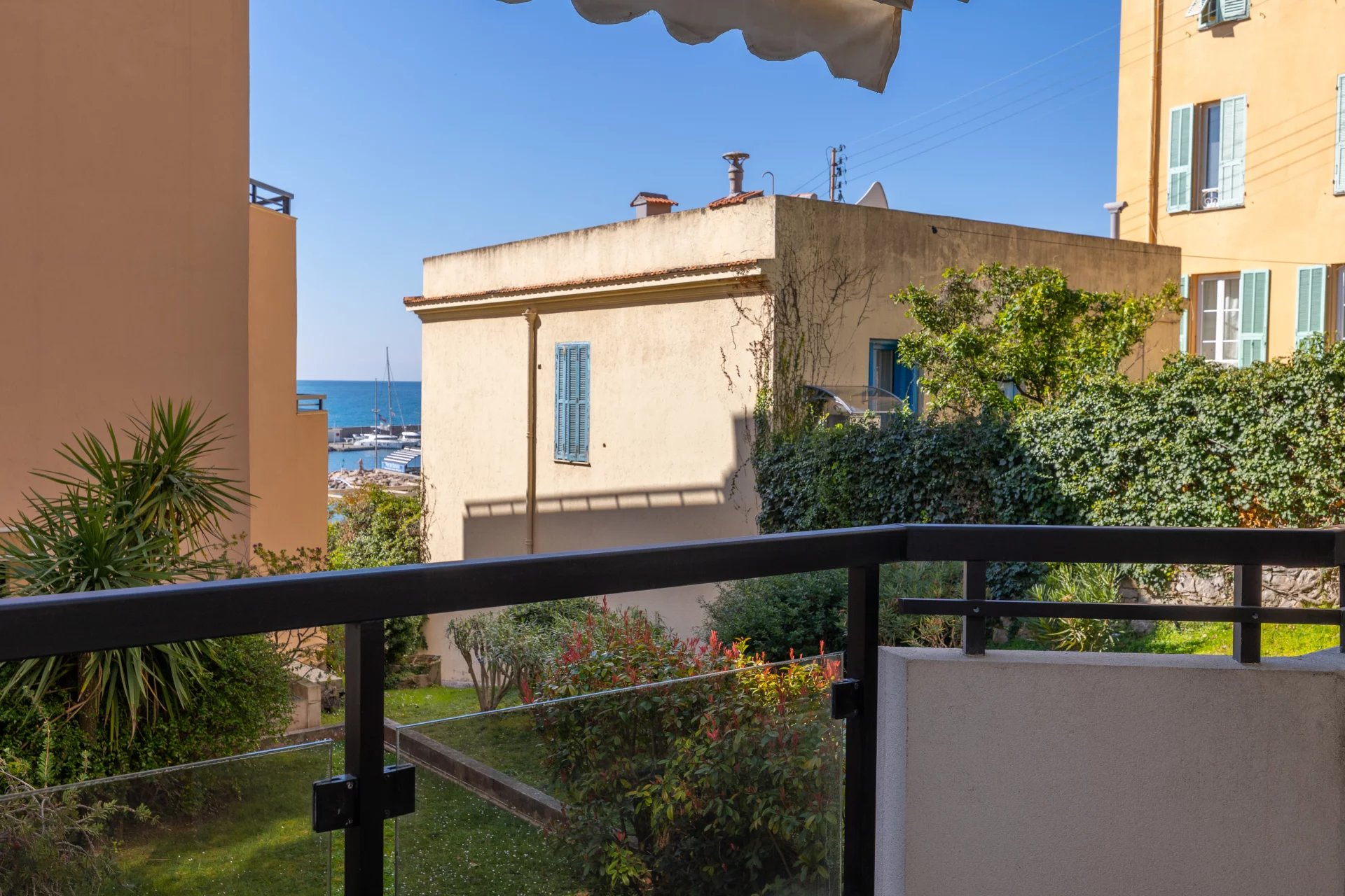 Menton Garavan calme apercue mer