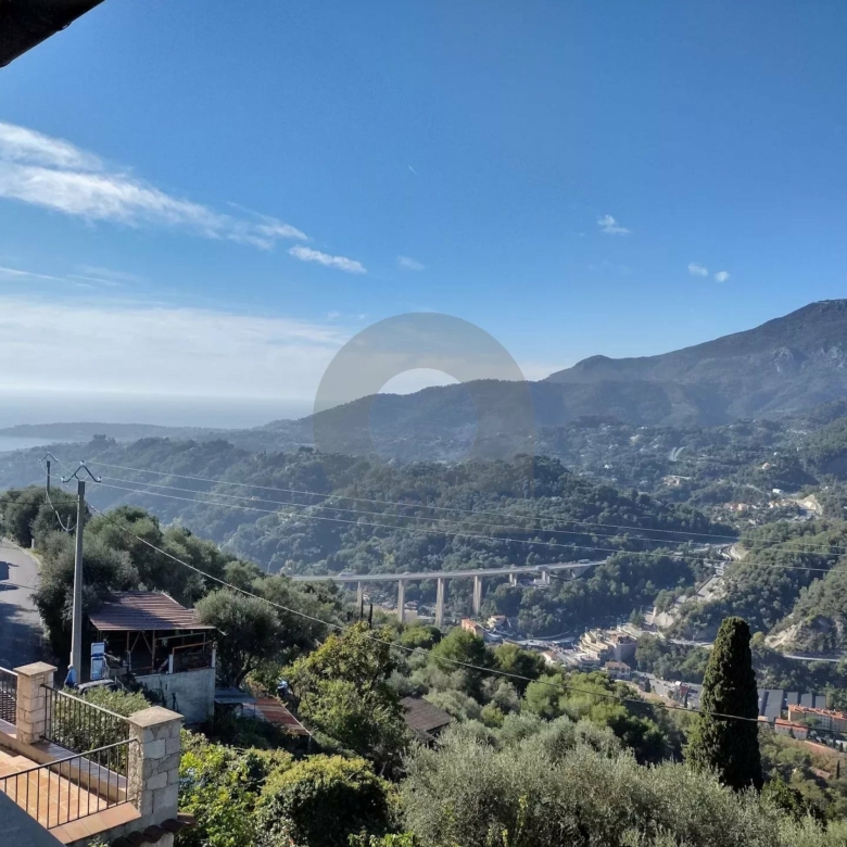 CASTELLAR : A LOUER 3P MEUBLE AVEC JARDIN